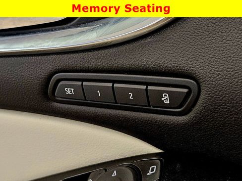 Used 2022 Buick Enclave Premium w/ Experience Buick Package image 29