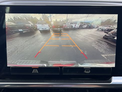 Used 2024 GMC Sierra 3500 SLE w/ SLE Convenience Package image 12