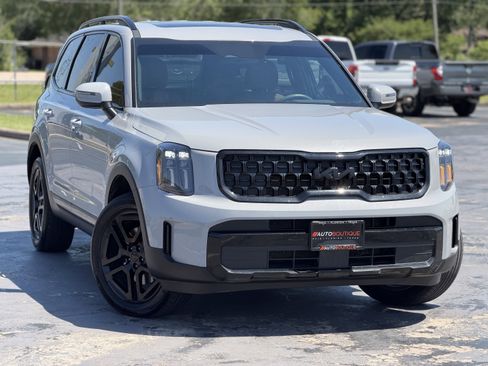 Used 2025 Kia Telluride EX X-Line AWD/4WD image 3