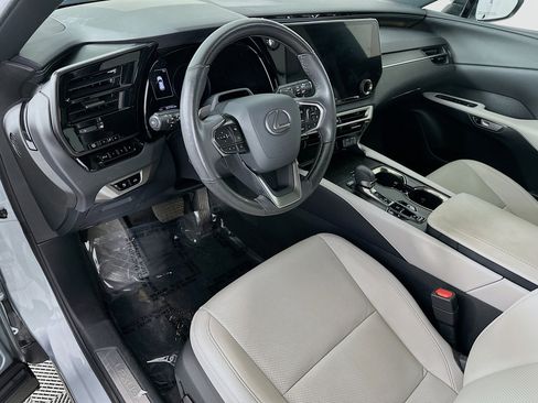 Used 2023 Lexus RX 350h image 9
