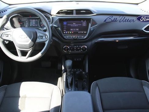 Used 2023 Chevrolet TrailBlazer LT w/ Convenience Package FWD image 14