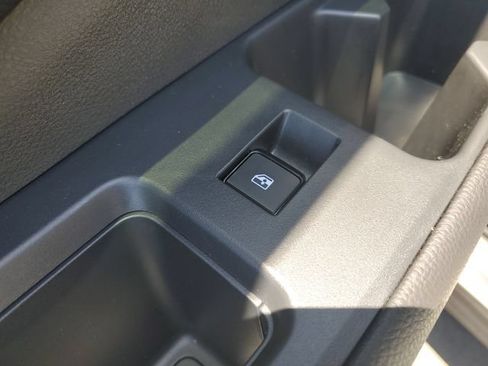 Used 2024 Nissan Pathfinder SV FWD image 16