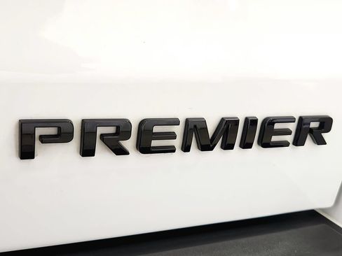 Used 2019 Chevrolet Suburban Premier AWD/4WD image 40