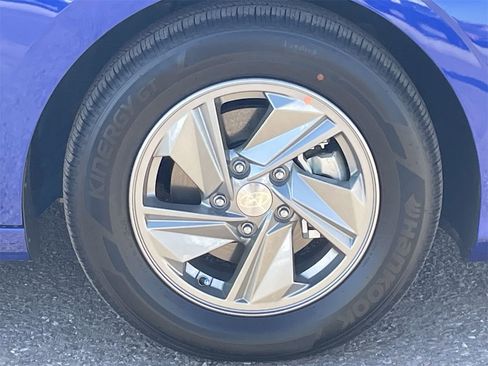 New 2026 Hyundai Elantra SE image 9
