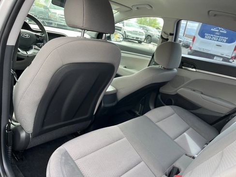 Used 2019 Hyundai Elantra SE image 26