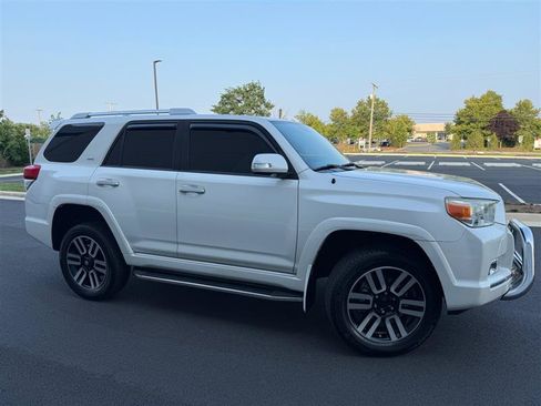 Used 2011 Toyota 4Runner SR5 AWD/4WD image 14