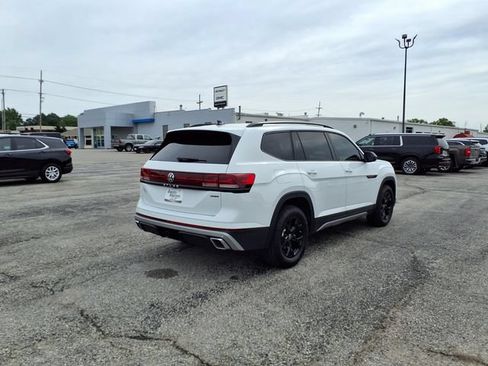 Used 2025 Volkswagen Atlas Peak Edition SE AWD/4WD image 20