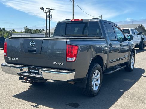 Used 2011 Nissan Titan SV AWD/4WD image 10