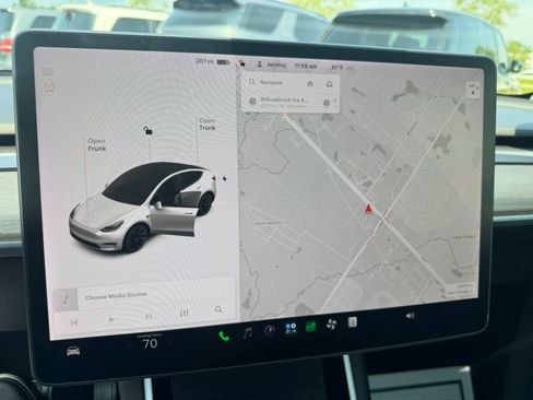 Used 2021 Tesla Model Y Long Range AWD/4WD image 12