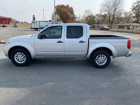 Used 2019 Nissan Frontier SV image 4