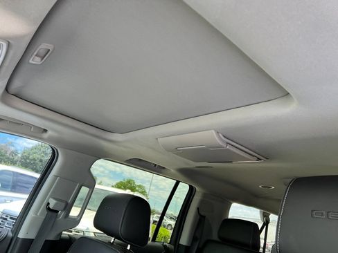 Used 2019 GMC Yukon XL Denali w/ Denali Ultimate Package AWD/4WD image 5