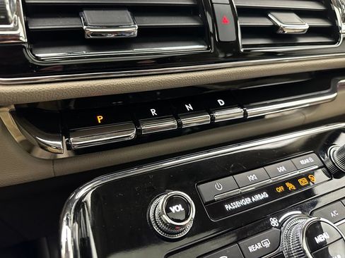 Used 2023 Lincoln Navigator L Reserve AWD/4WD image 17