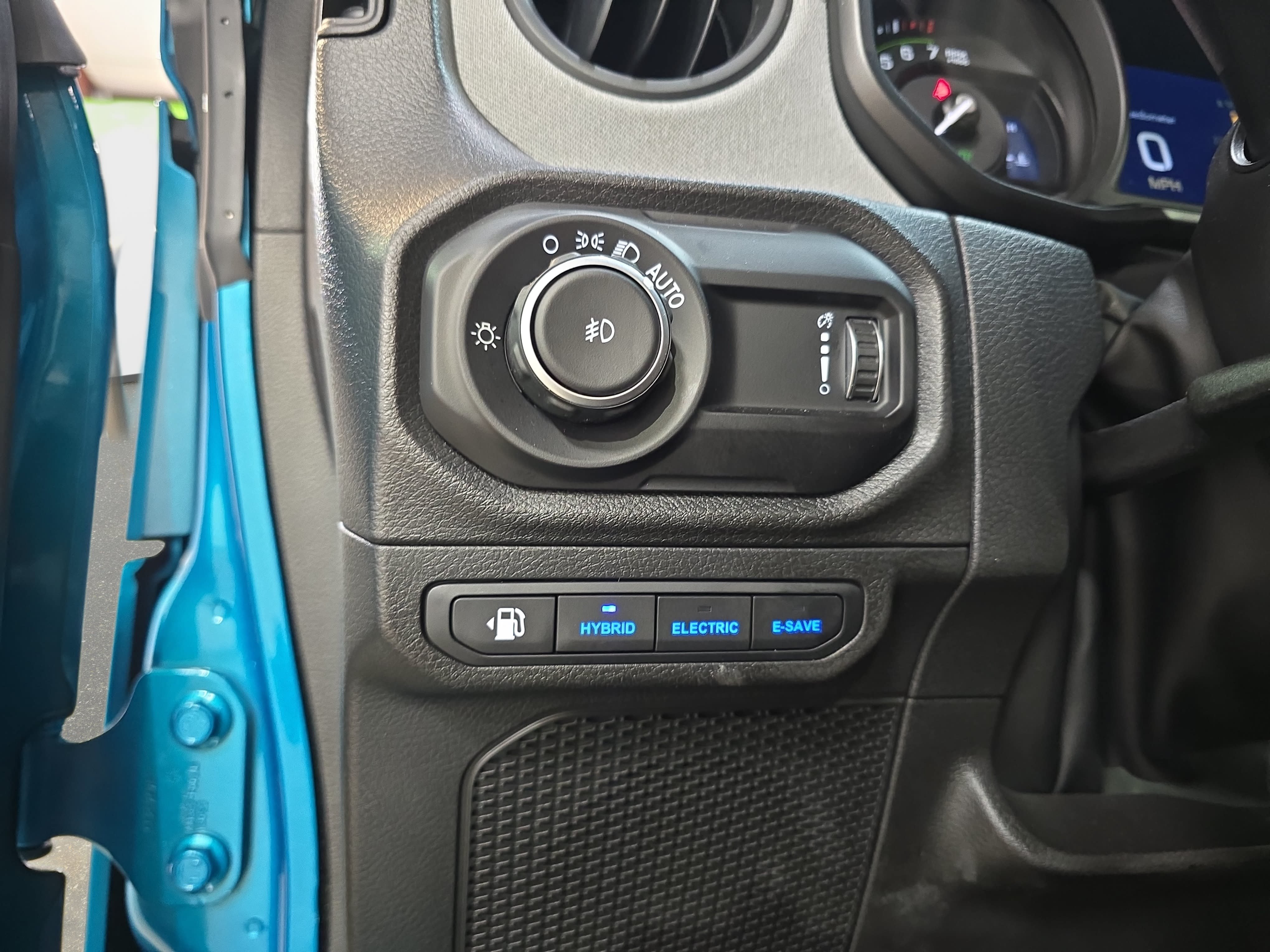 Used 2024 Jeep Wrangler Unlimited w/ Convenience Group AWD/4WD image 23