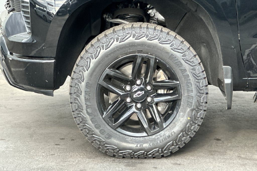 Used 2025 Chevrolet Silverado 1500 LT Trail Boss w/ LT Trail Boss Premium Package AWD/4WD image 24