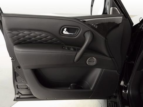 Used 2023 INFINITI QX80 Sensory AWD/4WD image 11