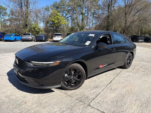 Used 2025 Honda Accord SE image 5