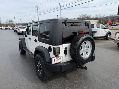 Used 2010 Jeep Wrangler Unlimited Sport image 2