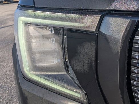 Used 2023 GMC Yukon XL Denali Ultimate image 8