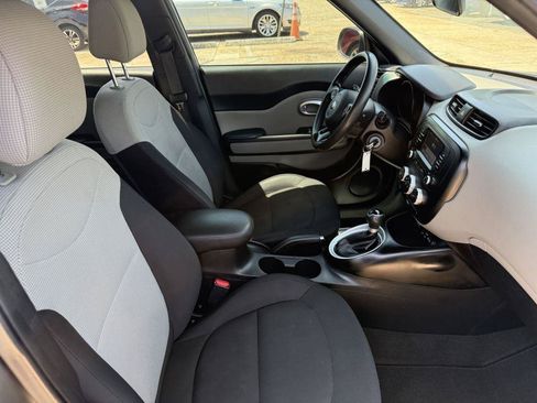 Used 2019 Kia Soul FWD image 13