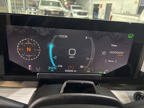 Certified 2025 GMC Hummer EV 2X AWD/4WD image 22
