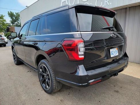 Used 2024 Ford Expedition Limited AWD/4WD image 5
