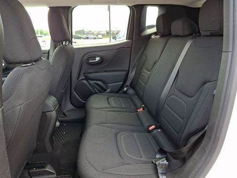 Used 2022 Jeep Renegade Latitude AWD/4WD image 11