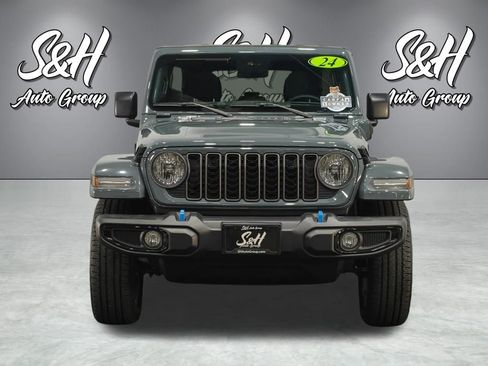 Used 2024 Jeep Wrangler Unlimited image 13