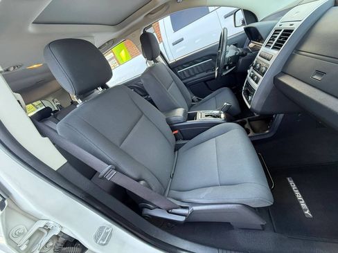 Used 2010 Dodge Journey SXT w/ Flexible Seating Group FWD image 11