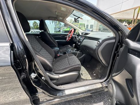 Used 2017 Nissan Rogue Sport SV FWD image 11