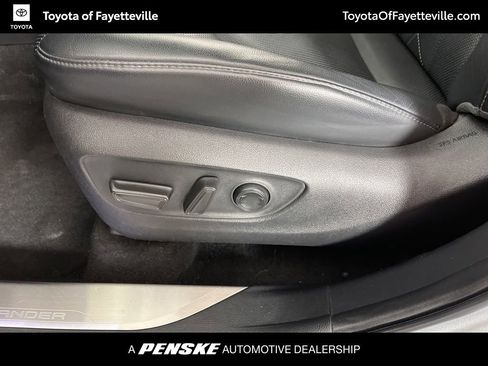 Used 2023 Toyota Highlander Platinum image 26