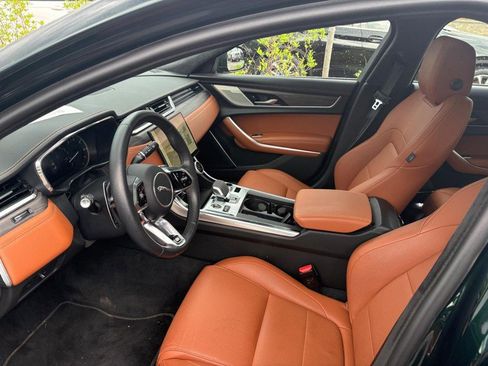 Used 2023 Jaguar XF R-Dynamic SE image 5