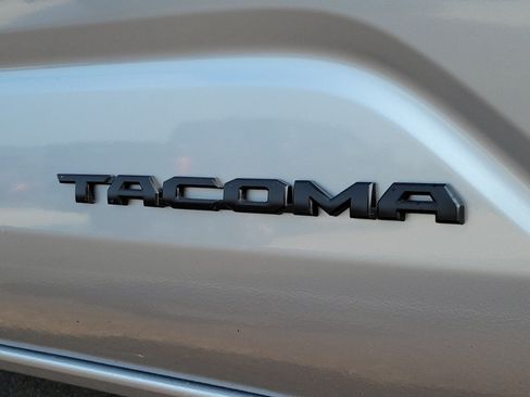 Used 2024 Toyota Tacoma TRD Off-Road AWD/4WD image 6
