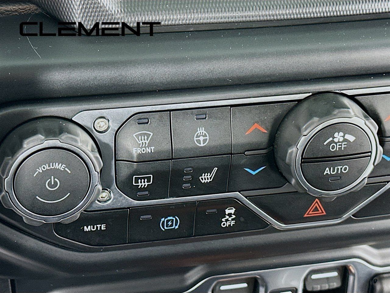 Used 2022 Jeep Wrangler Unlimited Rubicon 4xe w/ Dual Top Group AWD/4WD image 23