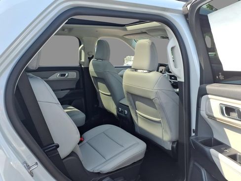 New 2026 Ford Explorer Active w/ Active Comfort Package AWD/4WD image 10
