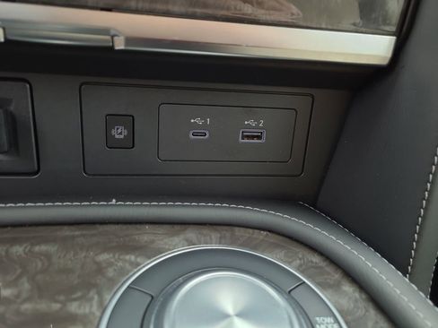 Certified 2023 Nissan Armada Platinum w/ Captain's Chairs Package RWD image 35