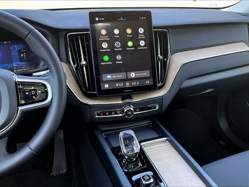 Used 2026 Volvo XC60 T8 Plus w/ Climate Package image 9