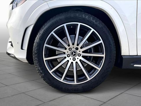 Used 2023 Mercedes-Benz GLS 450 4MATIC image 10