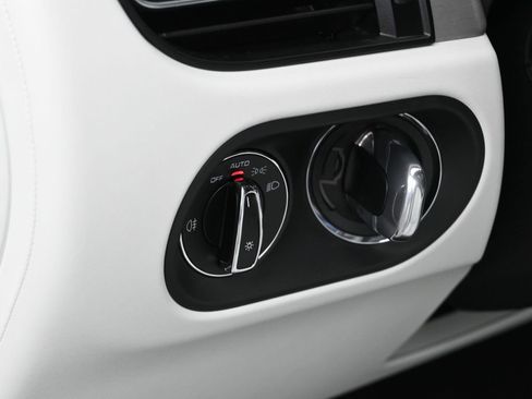 New 2026 Porsche Macan image 16