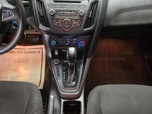 Used 2016 Ford Focus SE FWD image 12
