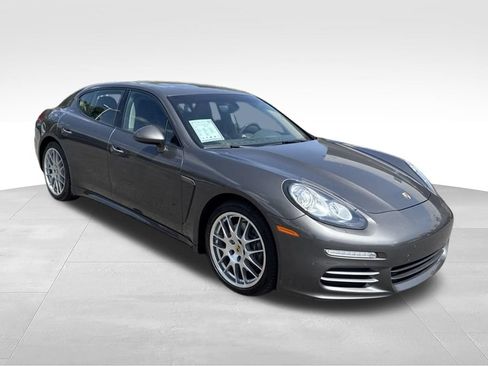 Used 2016 Porsche Panamera 4 AWD/4WD image 1