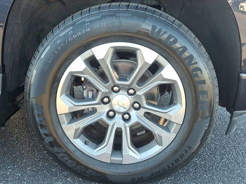 Used 2024 Chevrolet Silverado 1500 High Country w/ Z71 Off-Road Package image 7