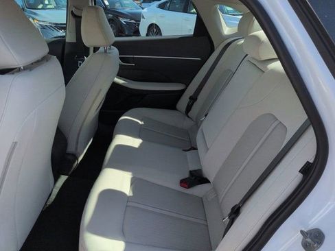 Used 2025 Hyundai Sonata SEL FWD image 12