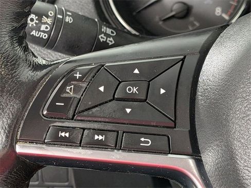 Used 2018 Nissan Rogue Sport SL w/ SL Premium Package image 18