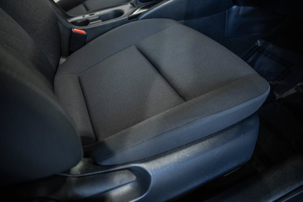 Used 2025 Toyota Corolla LE FWD image 28