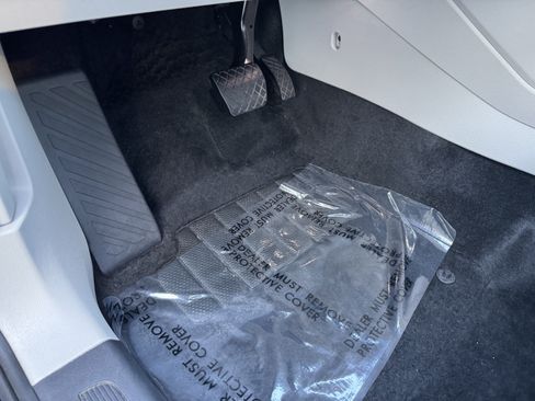 Used 2024 Volkswagen Tiguan SE FWD image 19