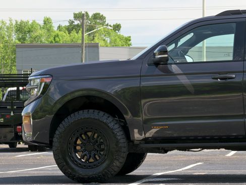 Used 2025 Ford Expedition Tremor AWD/4WD image 5