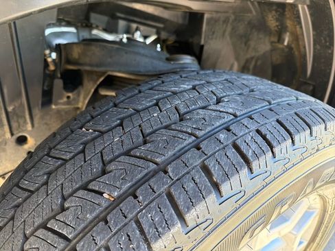 Used 2024 Nissan Titan SV w/ SV Convenience Package image 13