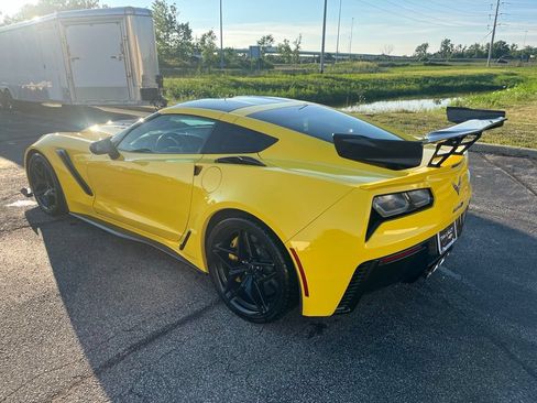 Used 2019 Chevrolet Corvette ZR1 w/ Chrome Badge Package RWD image 5