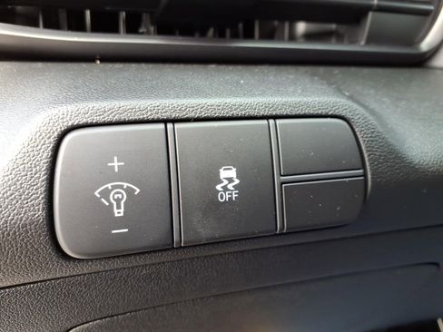 Certified 2025 Hyundai Elantra Sport image 28