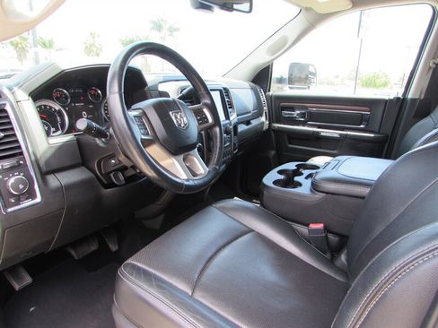 Used 2016 RAM 3500 Laramie w/ Convenience Group AWD/4WD image 6